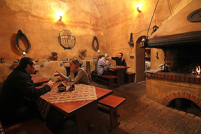  Restaurace